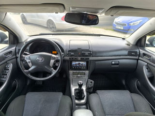 Toyota Avensis foto 9