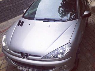 Peugeot 206 foto 1