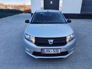 Dacia Sandero foto 2