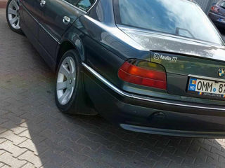 BMW 7 Series foto 2