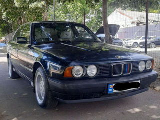 BMW 5 Series foto 1