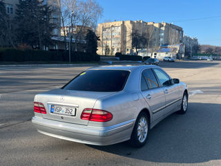 Mercedes E-Class foto 2