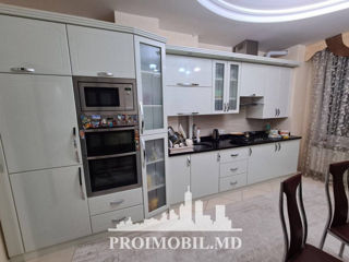 Apartament cu 3 camere, 115 m², Botanica, Chișinău foto 9