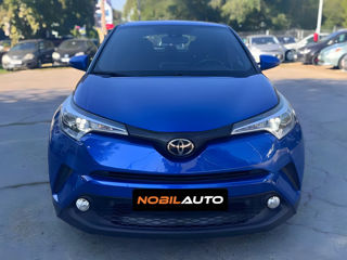 Toyota C-HR foto 2