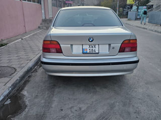 BMW 5 Series foto 8