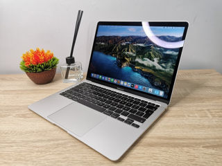 Macbook Air 2020 ( Apple M1/8Gb RAM/500Gb SSD)