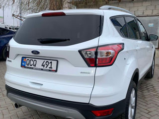 Ford Kuga foto 2