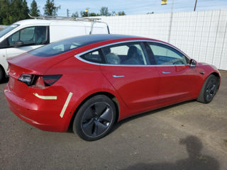 Tesla Model 3 foto 2