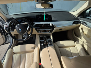 BMW 5 Series foto 8