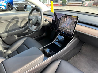 Tesla Model 3 foto 16