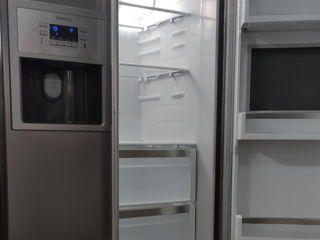 Холодильник Siemens.