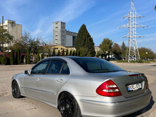 Mercedes E-Class foto 1