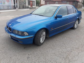 BMW 5 Series foto 6