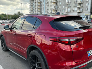 Alfa Romeo Stelvio foto 2