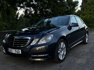 Mercedes E-Class foto 1