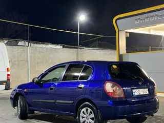 Nissan Almera foto 2