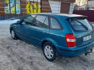 Mazda 323 foto 4