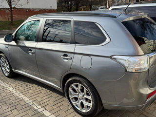 Mitsubishi Outlander foto 4