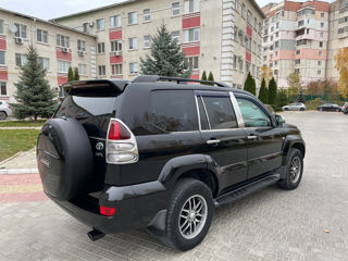 Toyota Land Cruiser Prado foto 2