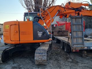 Excavator hitachi