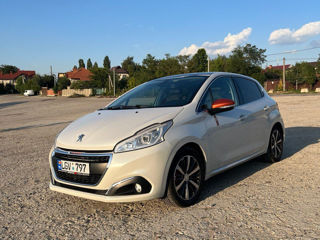 Peugeot 208 foto 9