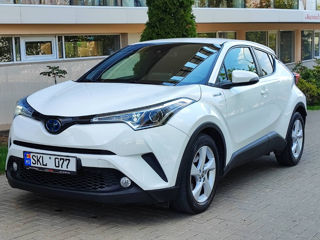 Toyota C-HR foto 1