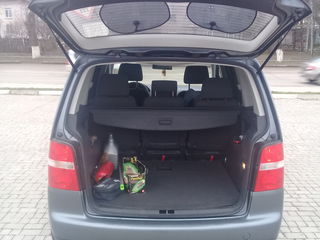 Volkswagen Touran foto 8