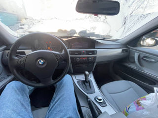 BMW 3 Series Touring foto 4