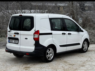 Ford Transit Courier foto 6