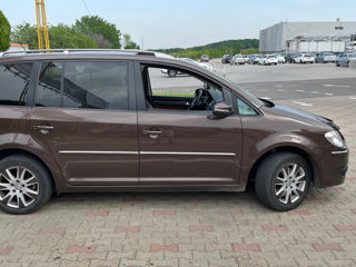 Volkswagen Touran foto 3