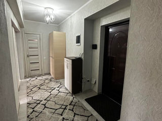 Apartament cu 2 camere, 65 m², Centru, Chișinău foto 2