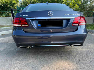 Mercedes E-Class foto 2