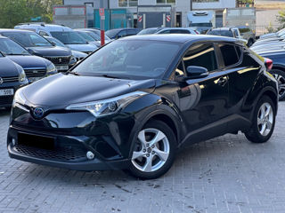 Toyota C-HR фото 1