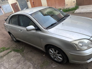 Toyota Avensis foto 3