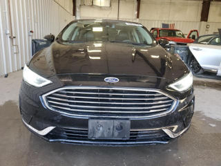 Ford Fusion foto 2