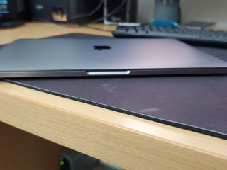 MacBook pro 13 i5 2017 в идеальном состоянии полноценной раскладкой (en/ru)