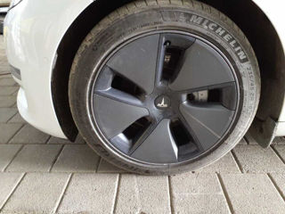 Tesla Model 3 foto 8