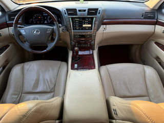 Lexus LS Series foto 13