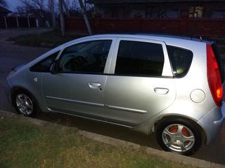 Mitsubishi Colt foto 2