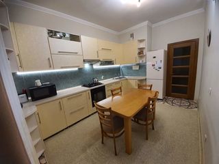 Vând apartament în bloc nou, 3 camere separate, reparație euro, parc, sect. Râșcani, 830 eur/m2! foto 2