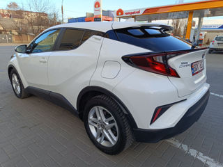 Toyota C-HR foto 4