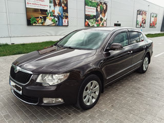 Skoda Superb foto 1