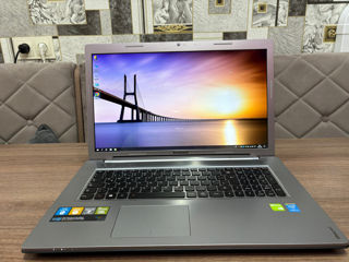 Laptop Lenovo/17"/i7/16GB