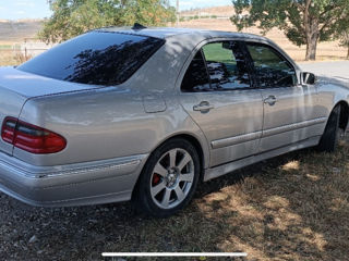 Mercedes E-Class foto 3