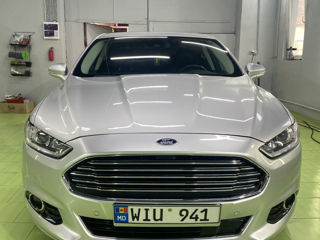 Ford Fusion foto 6