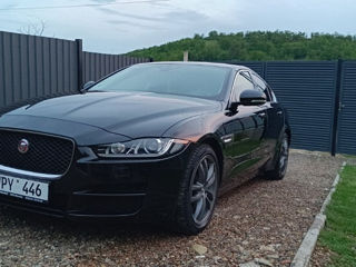 Jaguar XE foto 1