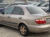 Nissan Almera foto 8