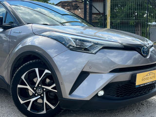 Toyota C-HR foto 2