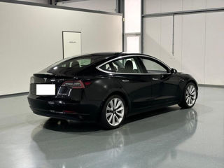 Tesla Model 3 foto 3