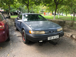 Ford Taurus foto 1